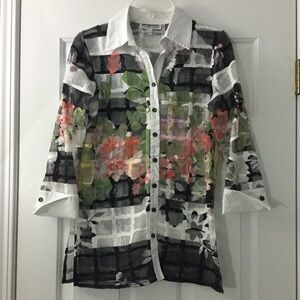 Mishca Floral and Lace Long Sleeve Blouse Size S